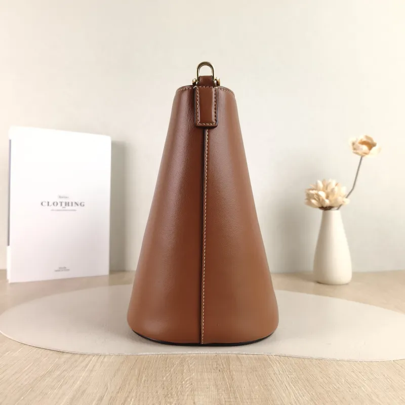 CELINE Crossbody Bag Louise Bucket Bag Calfskin Medium 24 × 16 × 28 cm — detail view 7 of 12