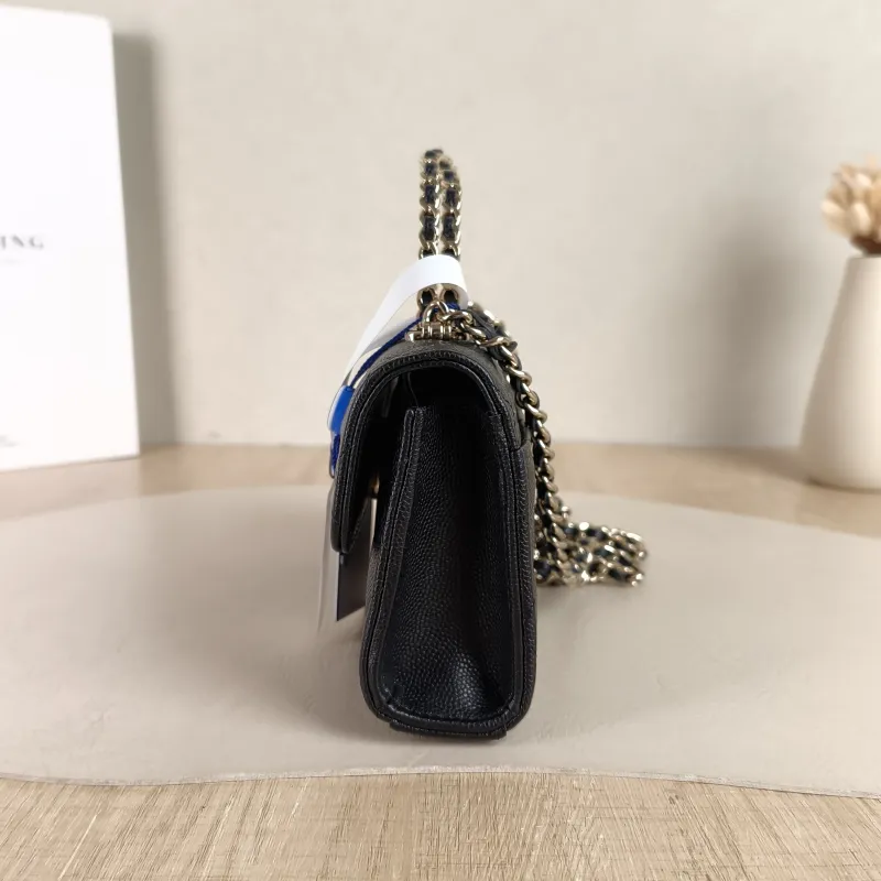 Chanel Crossbody Bag kelly Black Grained Calfskin One Size 18 × 4.5 × 10 cm — detail view 9 of 12