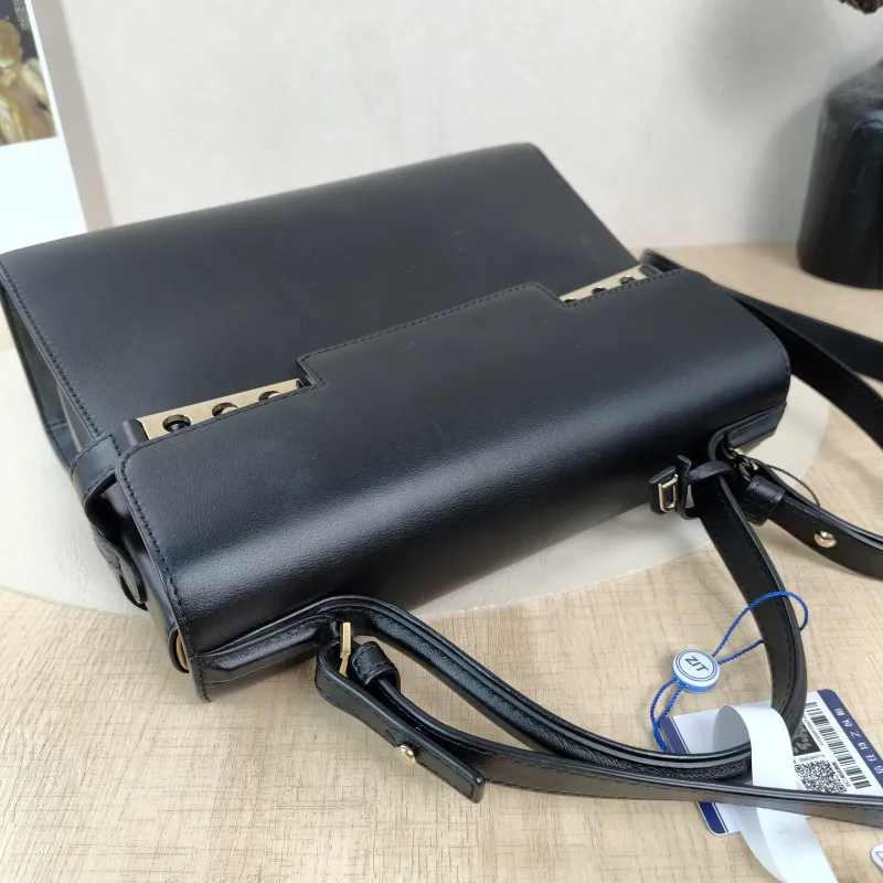 DELVAUX Crossbody Bag Tempete Top Handle Bag Black Calfskin Medium27.5 × 9 × 23 cm — detail view 3 of 14