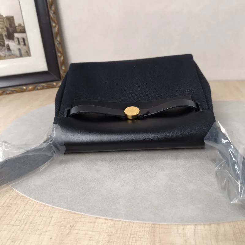 Hermès Crossbody Bag Herbag Zip 20Black Calfskin，Canvasmini20.5 × 7 × 16.5 cm — detail view 15 of 19