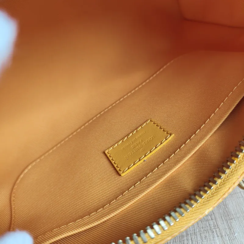 Louis Vuitton Crossbody Bag Keepall 25 Collection Yellow PVC Medium 25 × 11 × 15 cm — detail view 10 of 12