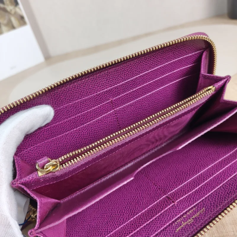 FERRAGAMO Wallet Wallet Calfskin One Size19 × 2 × 10.5 cm — detail view 6 of 11
