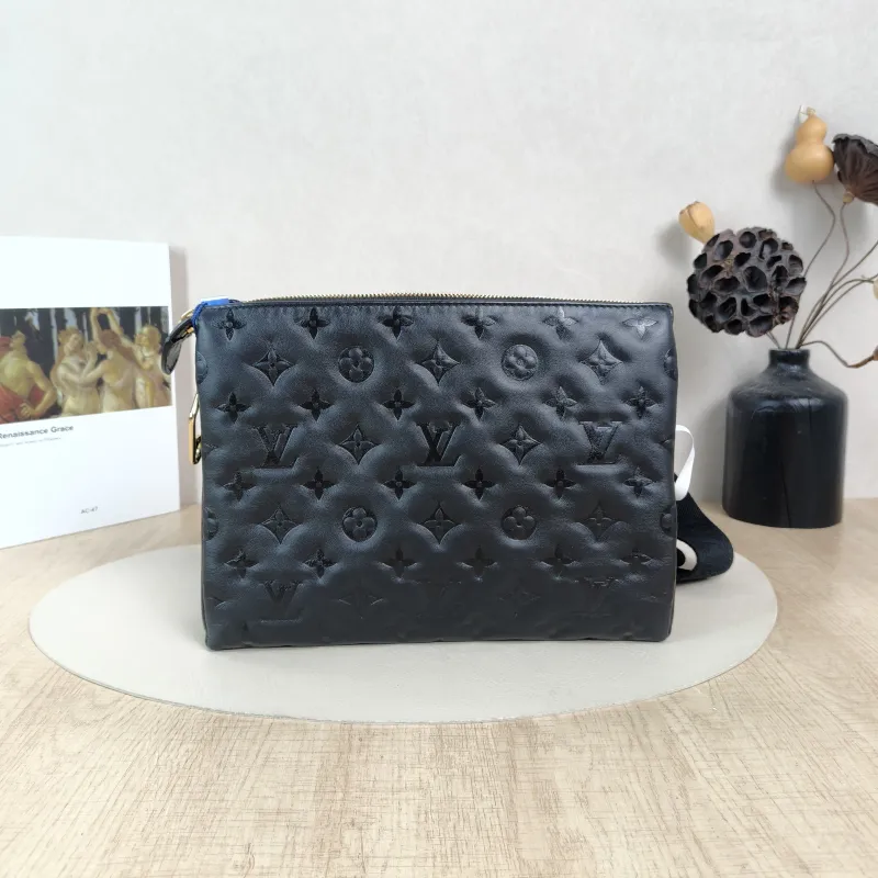 Louis Vuitton Crossbody Bag Coussin Black Lambskin Small26 × 12 × 20 cm