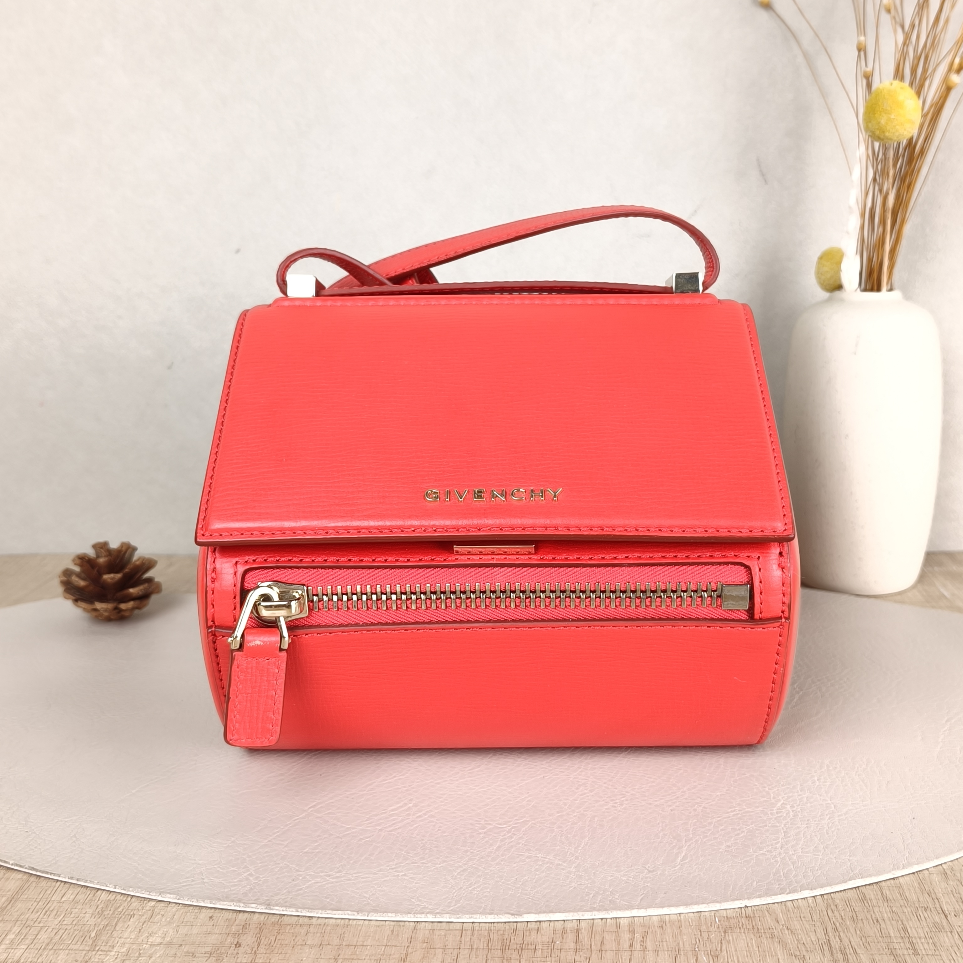 GIVENCHY Shoulder Crossbody Bag Red Calfskin One Size18 × 10 × 16 cm