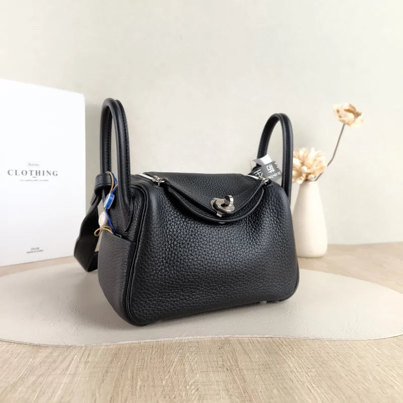 Hermès Shoulder Bag Lindy Mini 19 89Noir Black Taurillon Clemence TC Calfskin Mini 19 × 9 × 13 cm G — cover view 2 of 6