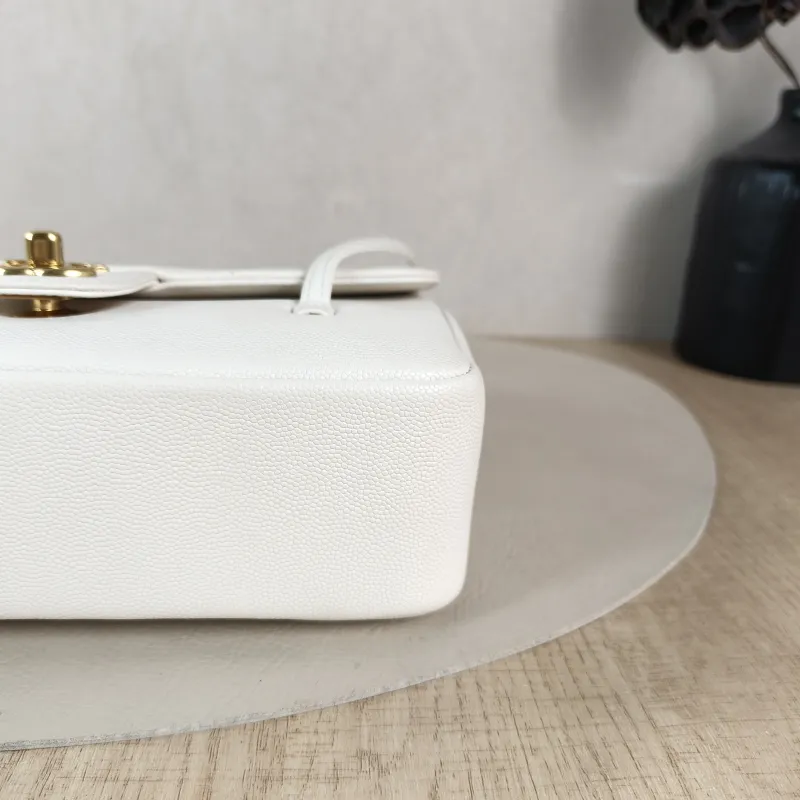 Chanel Shoulder Bag 26p preppy coco White Grained Calfskin Small 22 × 7 × 15 cm — detail view 2 of 12
