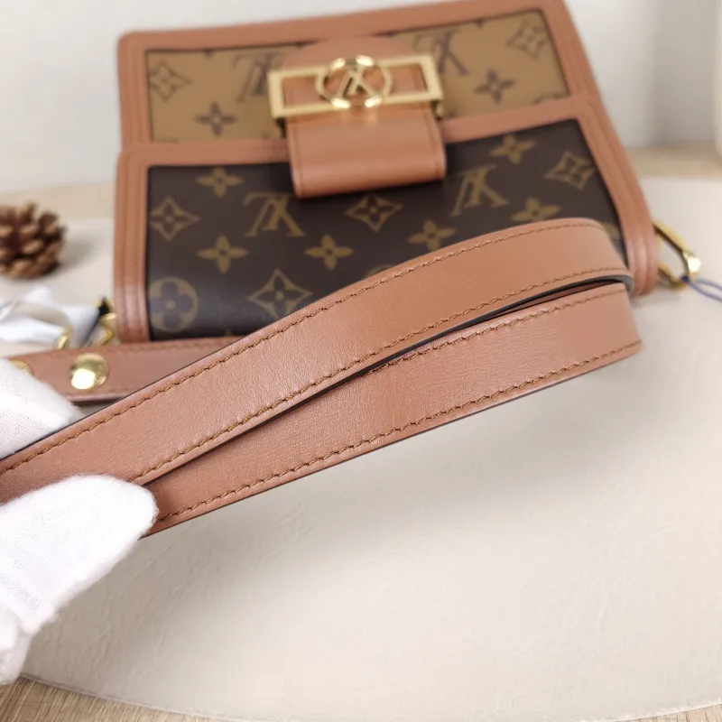 Louis Vuitton Crossbody Bag Dauphine Monogram PVC Mini 20 × 9 × 15 cm — detail view 7 of 11