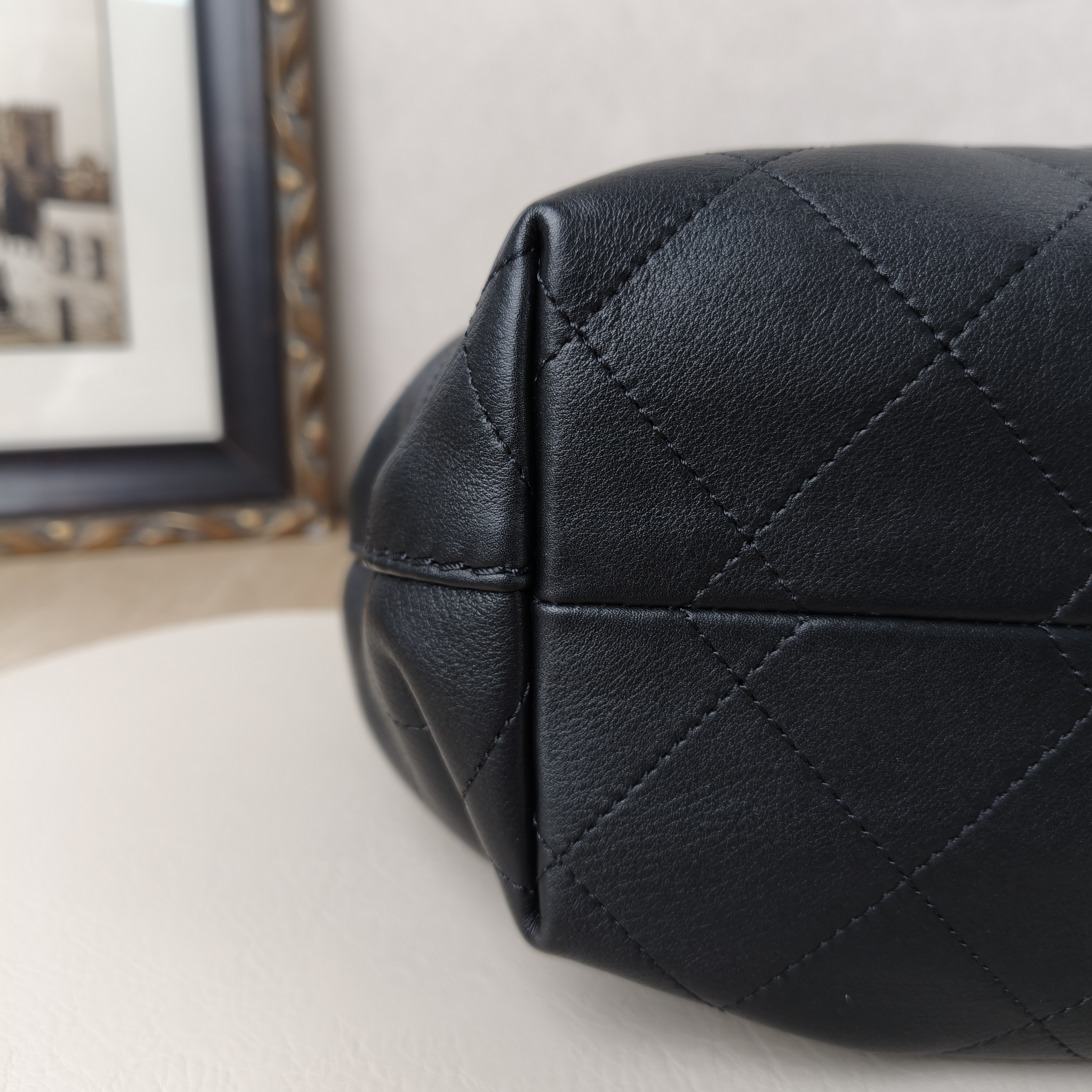 Chanel Crossbody Bag26c Black Calfskin 32 × 12 × 24 cm — cover view 7 of 11
