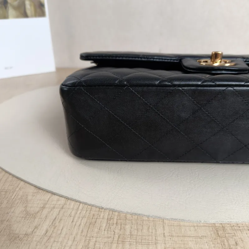 Chanel Crossbody Bag Classic Flap CF Black Calfskin Rose Gold Medium25.5 × 6.5 × 15.5 cm — cover view 4 of 10