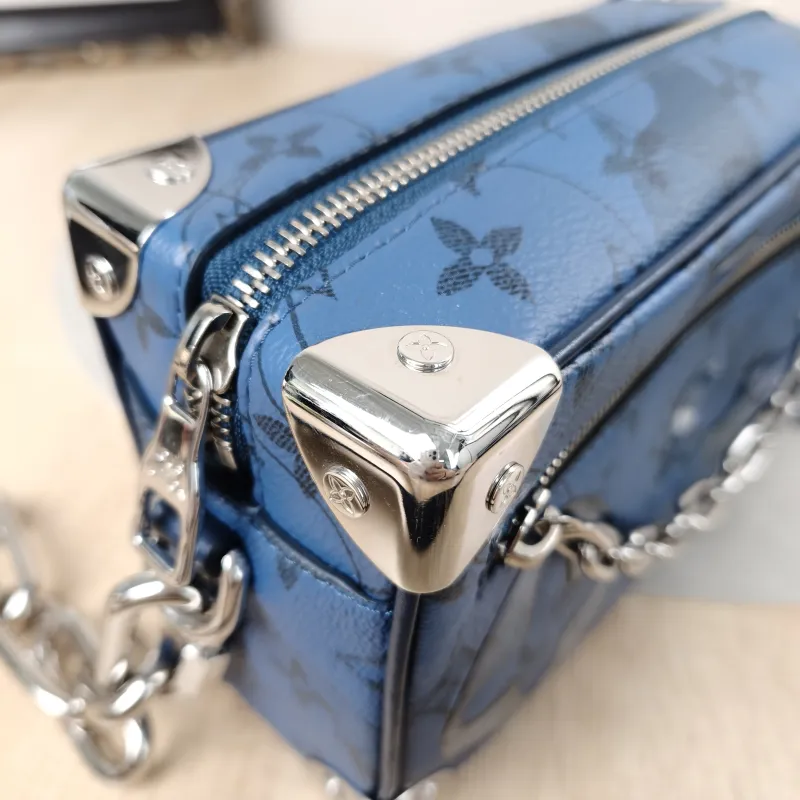 Louis Vuitton Crossbody Bag SOFT TRUNK Box Blue PV Cmini18.5 × 8 × 13 cm — detail view 15 of 17