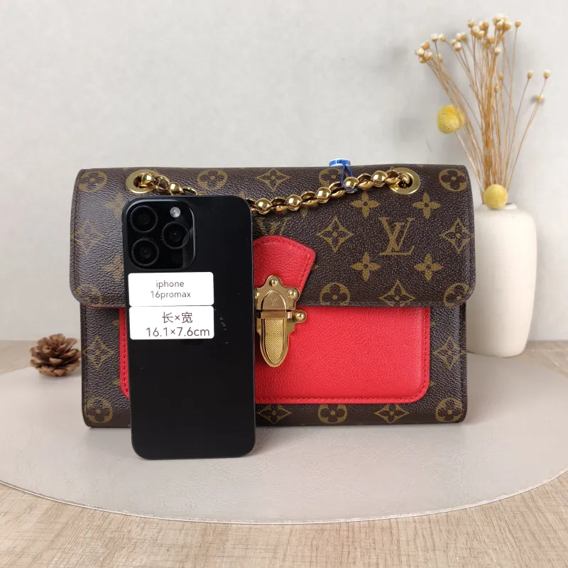 Louis Vuitton Crossbody Bag VICTOIRE Red PVC · Calfskin One Size 27 × 10 × 17 cm — cover view 4 of 5