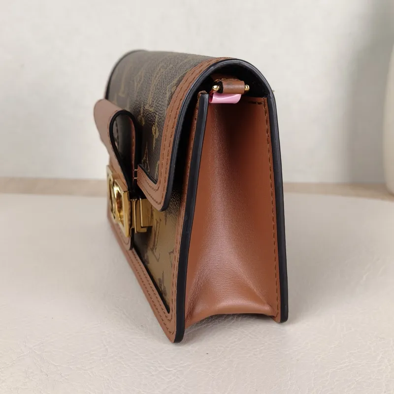 Louis Vuitton Crossbody Bag Dauphine Woc Woc Monogram PVC One Size 18.5 × 5 × 12 cm — detail view 10 of 11
