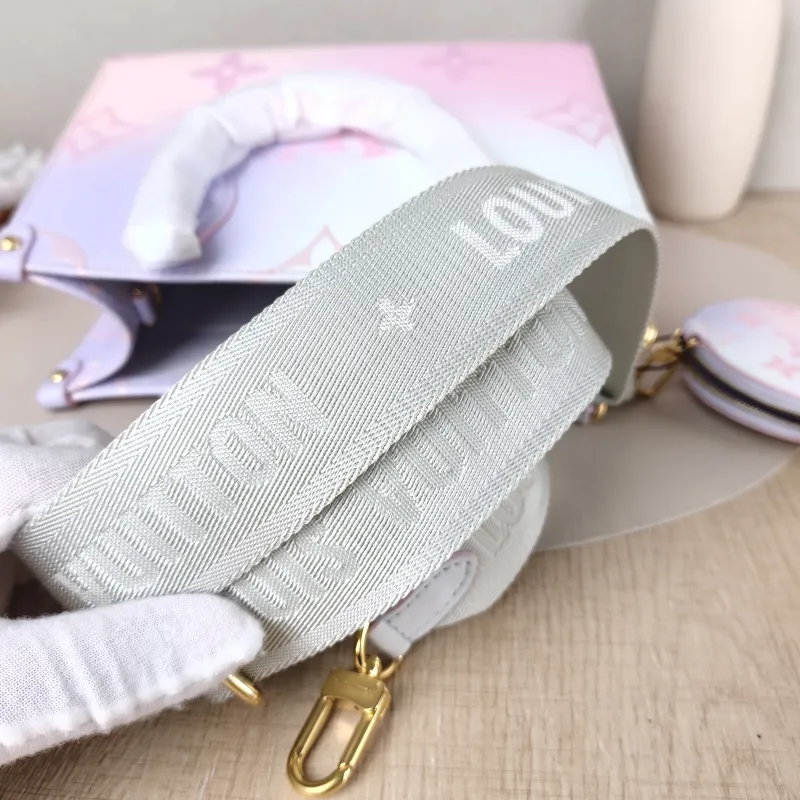 Louis Vuitton Shoulder Bag Onthego PVC Small 25 × 11.5 × 19 cm — detail view 5 of 12
