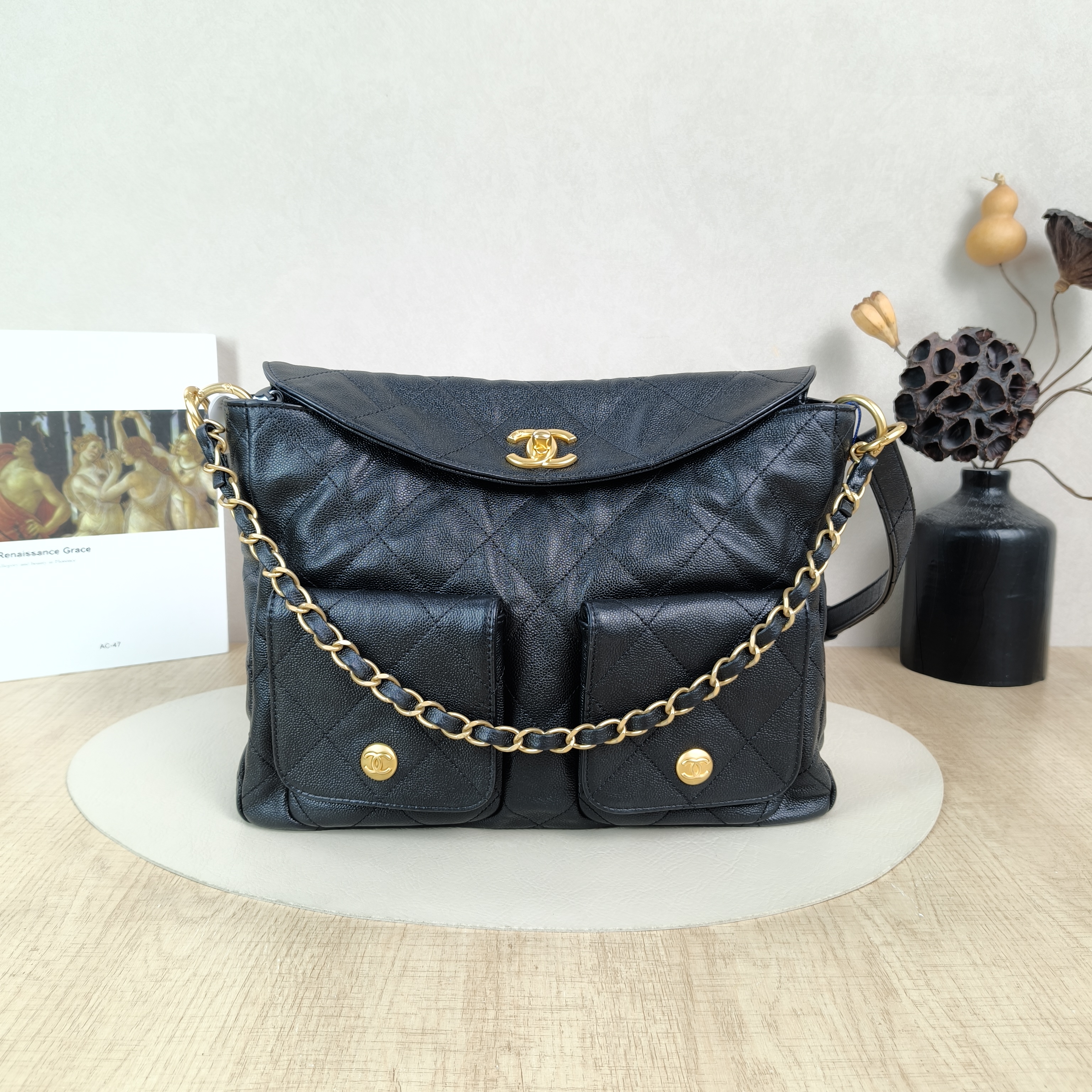 Chanel Crossbody Bag hobo Black Calfskin Large30 × 5 × 21.5 cm