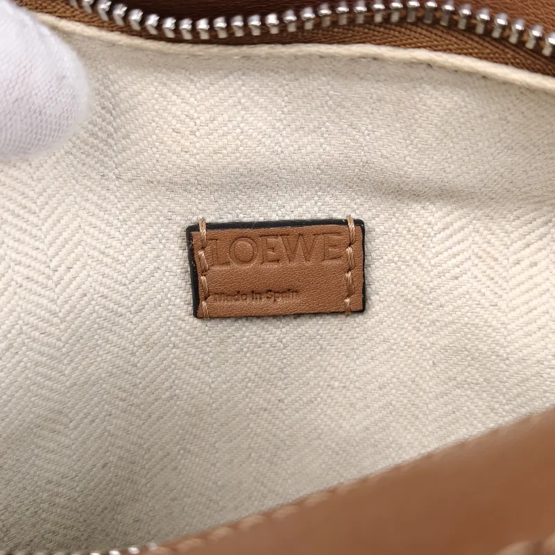 LOEWE Crossbody Bag Puzzle Caramel CC alfskin18 × 8 × 12.5 cm — detail view 3 of 12