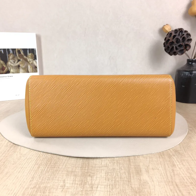 Louis Vuitton Crossbody Bag Marelle Tote Top Handle Bag Epi Embossed Calfskin Medium 30 × 13 × 21 cm — cover view 3 of 5
