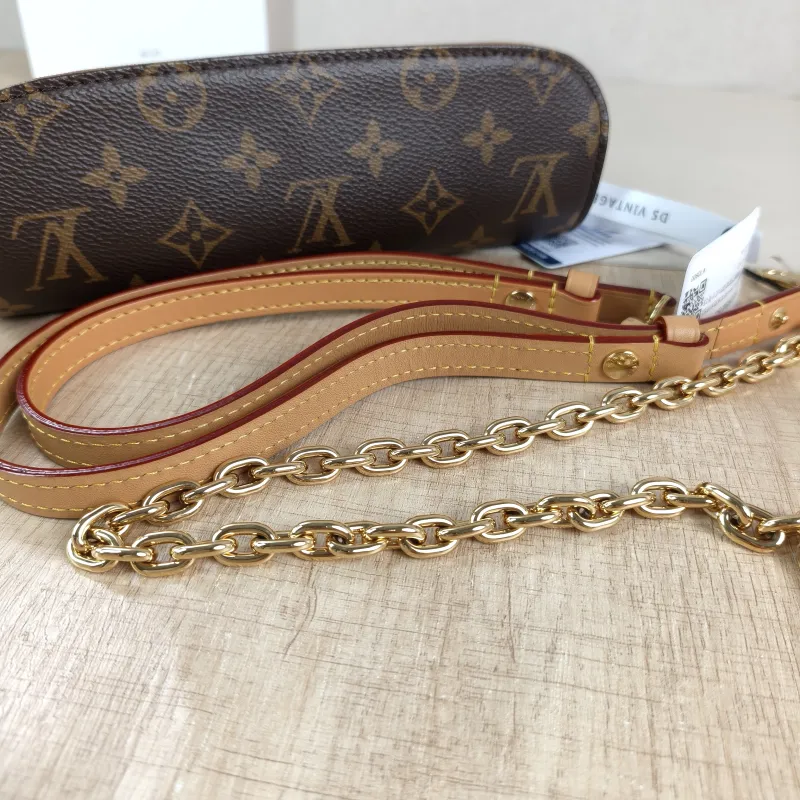 Louis Vuitton Crossbody Bag IVY Monogram PVC Small23.5 × 4.3 × 12 cm — detail view 9 of 13