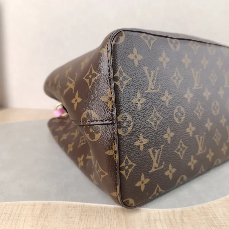 Louis Vuitton Shoulder Bag NÉONOÉ Bucket Bag Caramel PVC Medium 26 × 17.5 × 26 cm — detail view 7 of 11