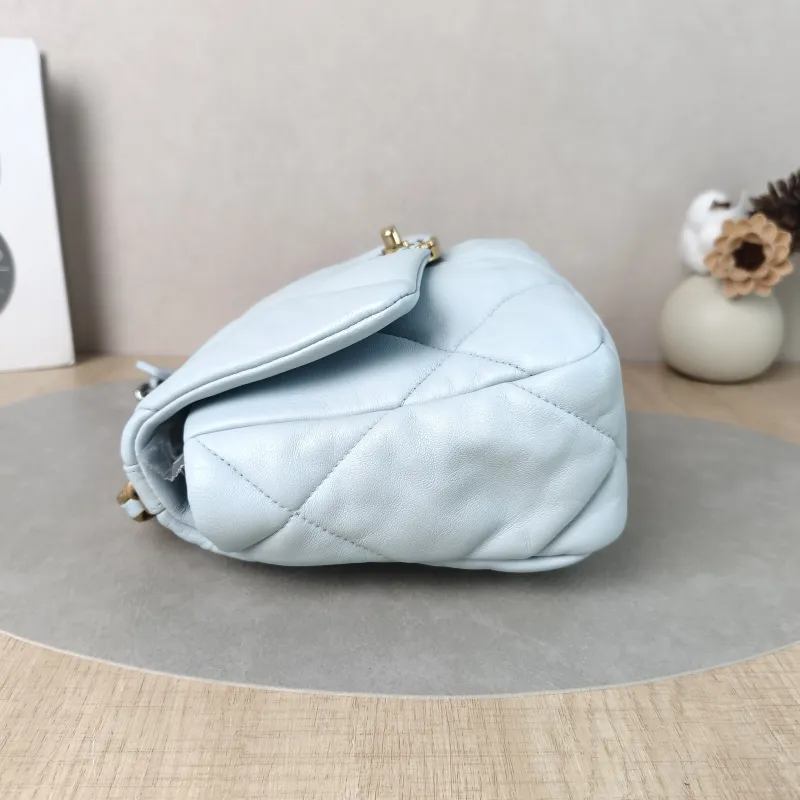 Chanel Crossbody Bag19Bag Blue SL ambskin Small26 × 9 × 16 cm — detail view 5 of 13