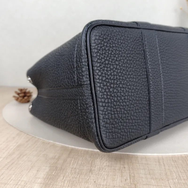 Hermès Top Handle Bag Garden Party 30 30Black Negonda Calfskin Medium30 × 13 × 21 cm — detail view 8 of 10