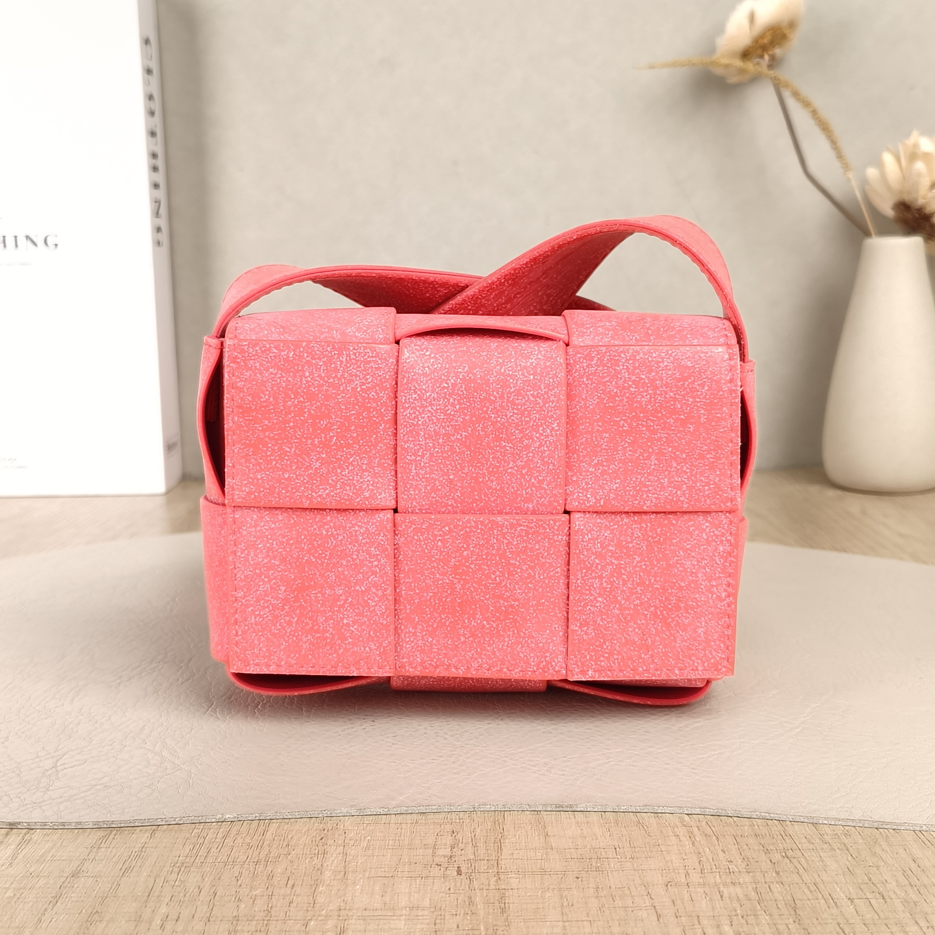 Bottega Veneta Crossbody Bag Cassette Woven Pink PV Cmini15 × 6 × 11 cm