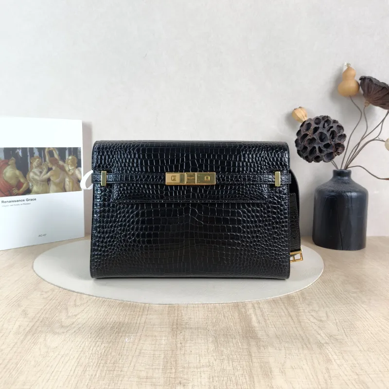 SAINT LAURENT Shoulder Bag MANHATTAN Black with Gold-Tone Hardware Calfskin Medium29 × 7.5 × 20 cm
