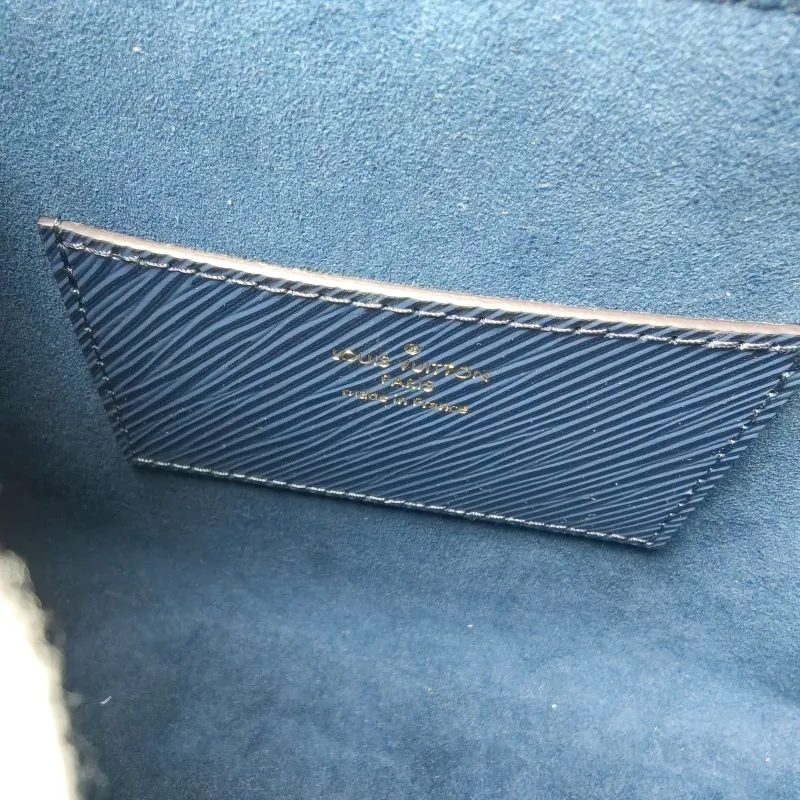 Louis Vuitton Crossbody Bag Twist Navy Epi Embossed Calfskin Medium 23 × 9.5 × 17 cm — detail view 1 of 14