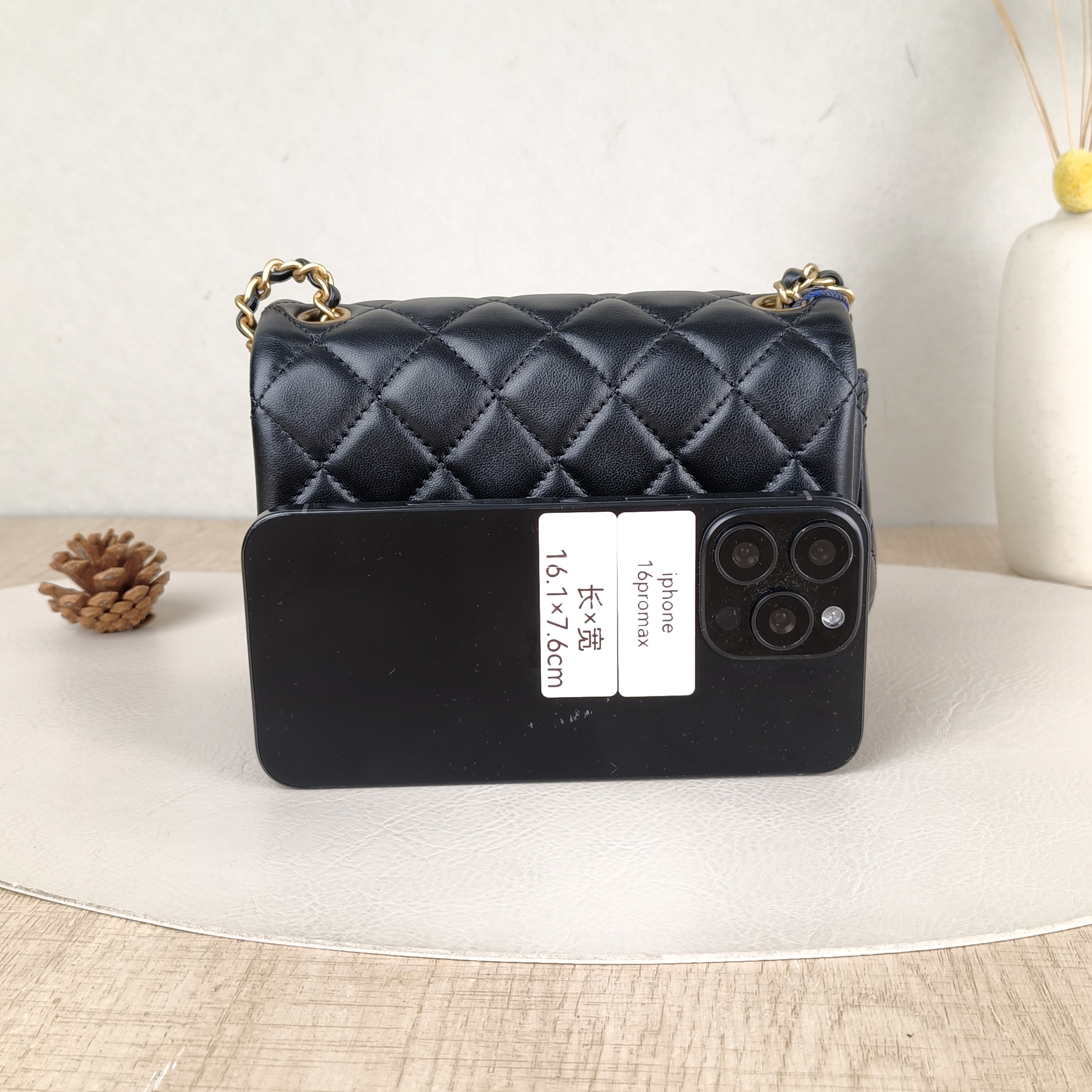 Chanel Crossbody Bag Black Lambskinmini17 × 8 × 13.5 cm — cover view 5 of 5