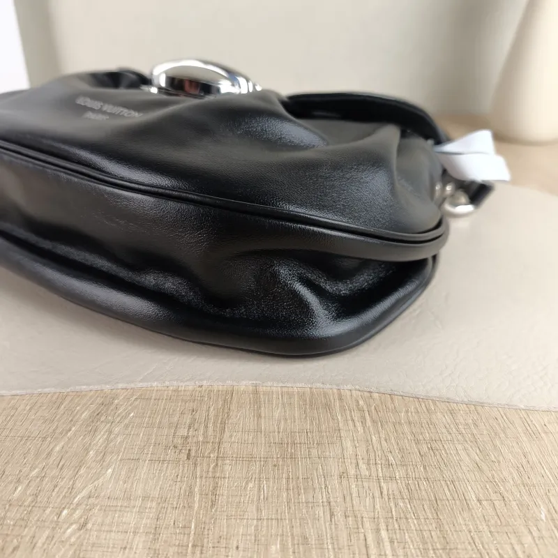 Louis Vuitton Shoulder Bag Sunset Vibe Black Lambskin One Size 27 × 3 × 18 cm — detail view 12 of 12