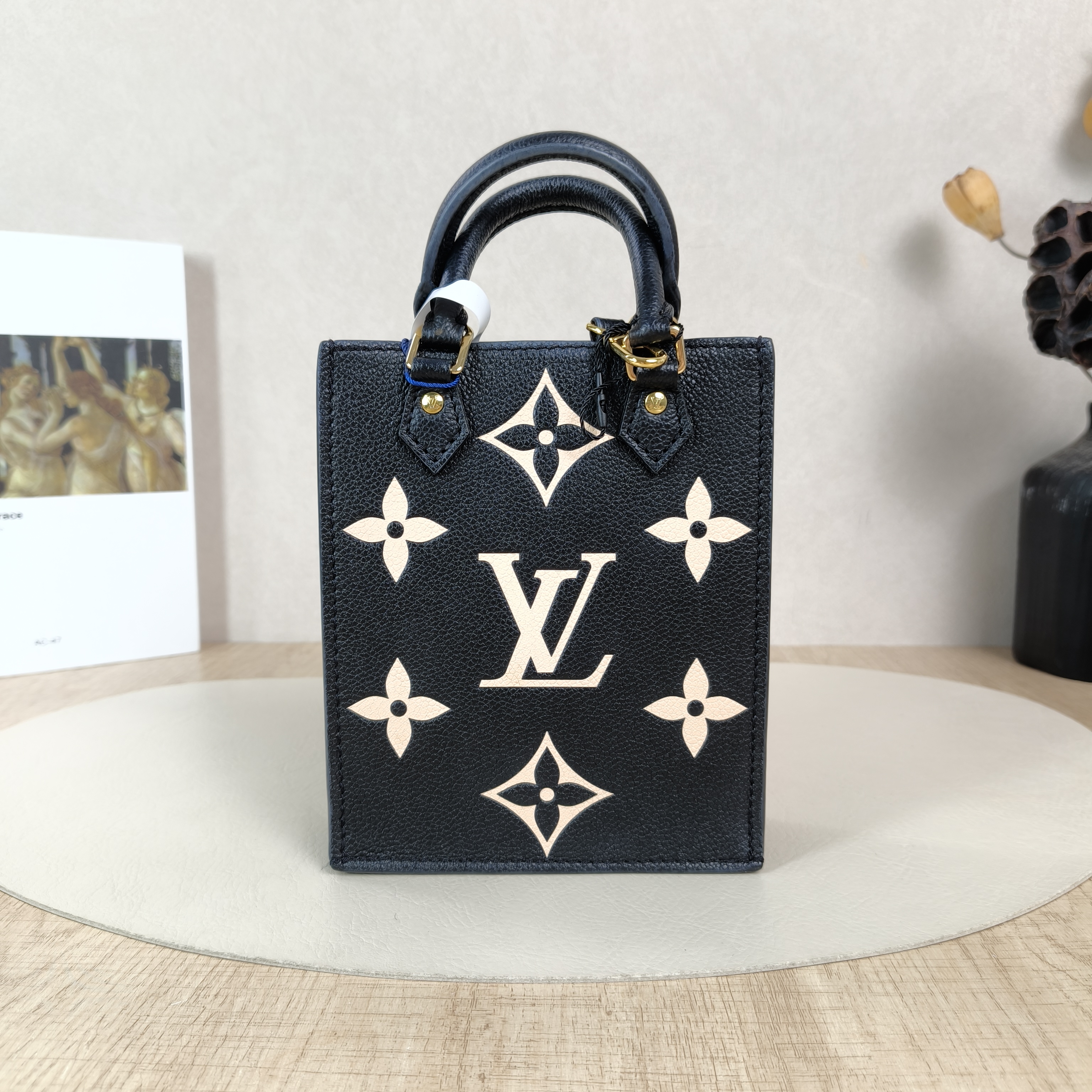 Louis Vuitton Crossbody Bag PETIT SAC PLAT Mini Calfskinmini14 × 5 × 17 cm — cover view 3 of 5
