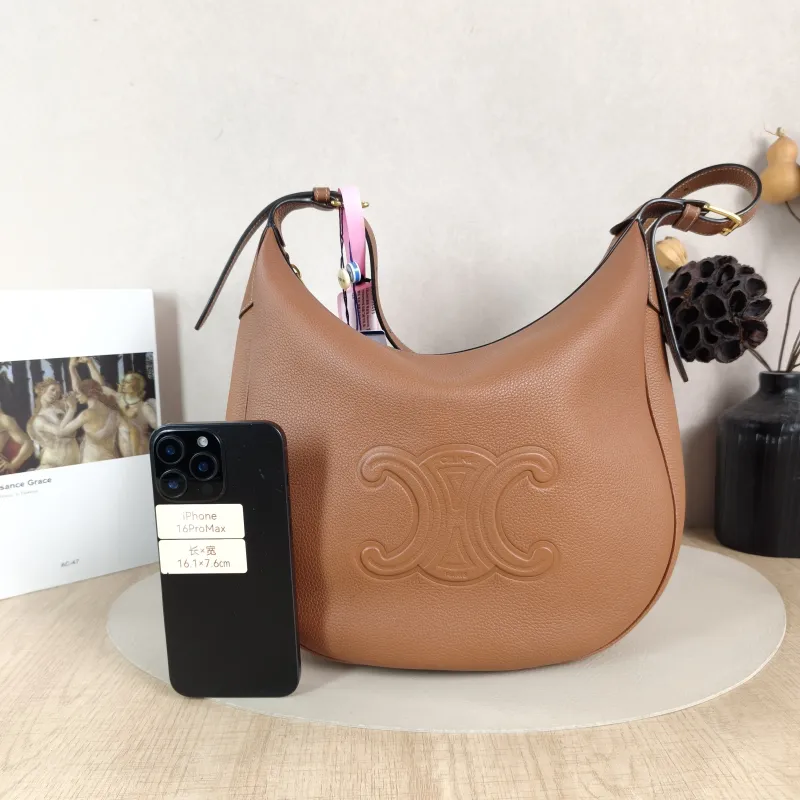 CELINE Shoulder Bag HELOISE TRIOMPHE Calfskin Medium 28.5 × 8 × 30 cm — cover view 3 of 5