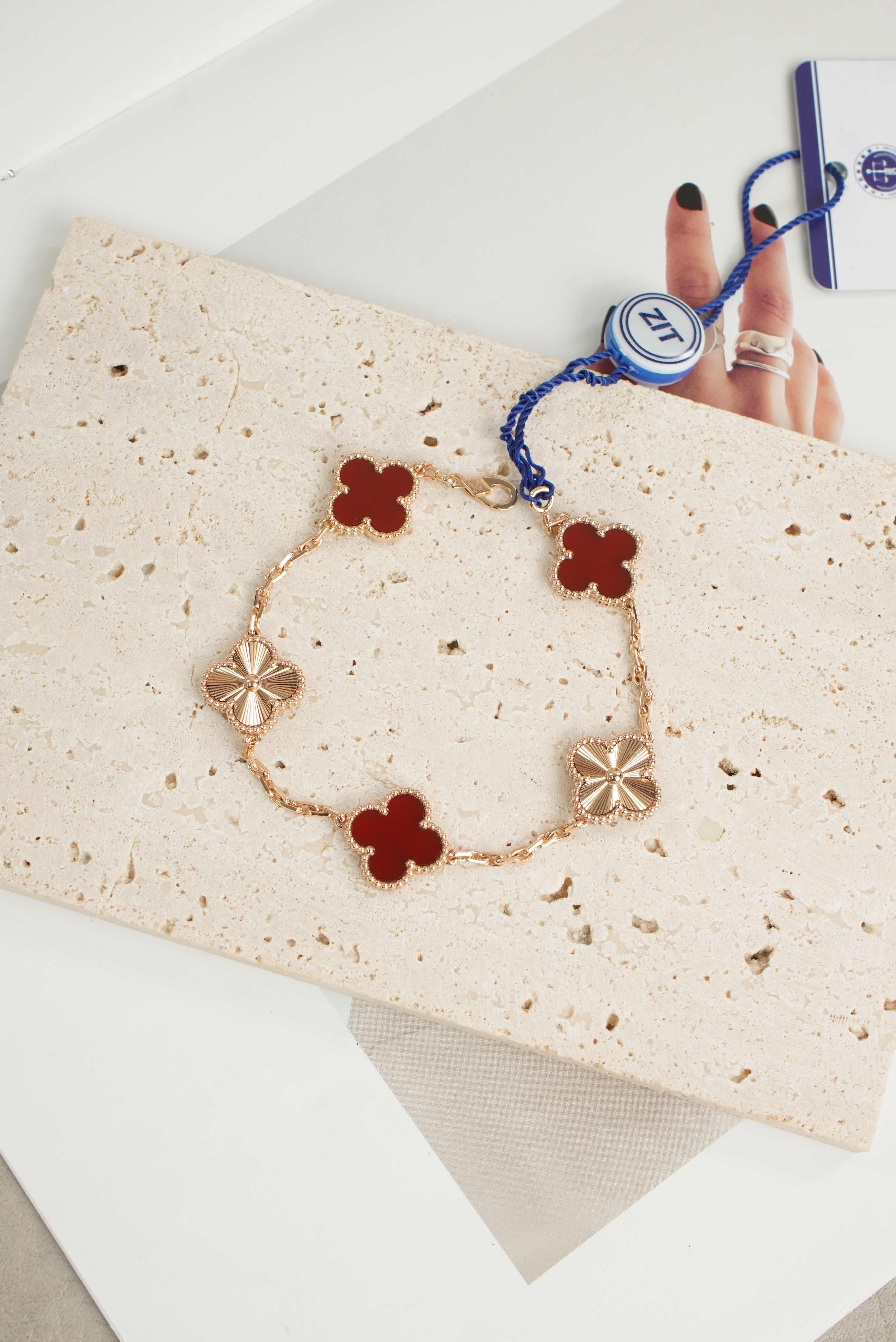 Van Cleef & Arpels Five-Motif Bracelet18k · Authenticity Card · Dust Bag · Box · 19㎝