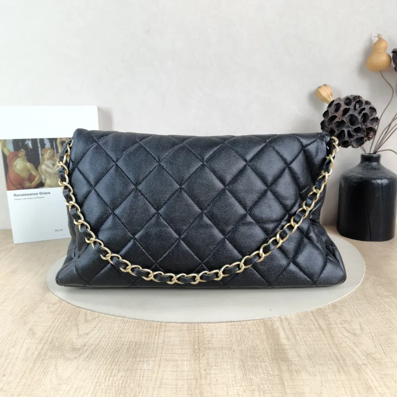 Chanel Shoulder Bag hobo Black Lambskin One Size 39 × 9 × 23 cm — cover view 3 of 5