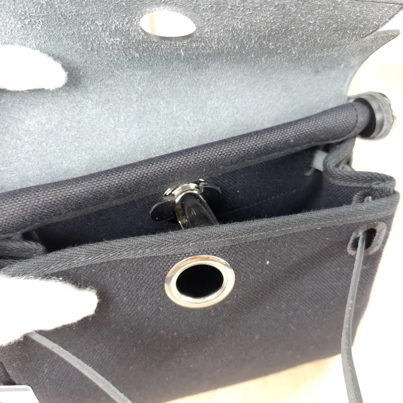 Hermès Crossbody Bag Herbag Zip 20Black Calfskin，Canvasmini20.5 × 7 × 16.5 cm — detail view 5 of 15