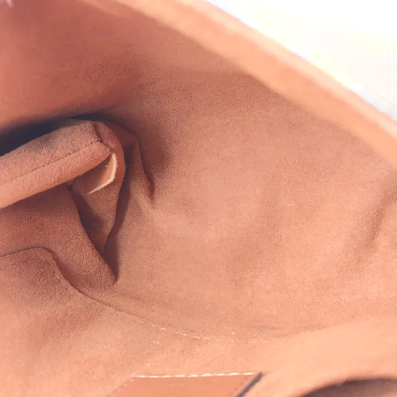 Louis Vuitton Crossbody Bag Locky BB Caramel PVC BB 20 × 7.5 × 16 cm — detail view 10 of 11
