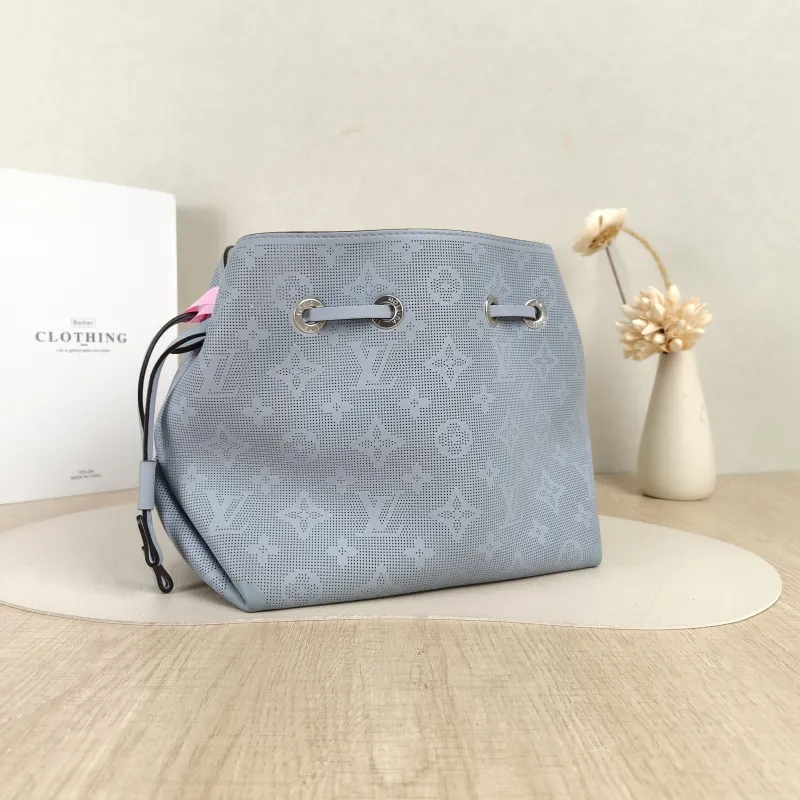 Louis Vuitton Crossbody Bag BELLA Calfskin One Size22 × 14 × 19 cm — cover view 4 of 5