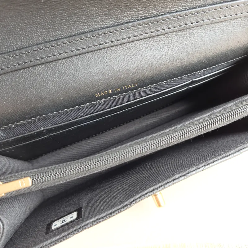 Chanel Crossbody Bag woc Black Calfskin Mini 19 × 6 × 11 cm — detail view 4 of 11