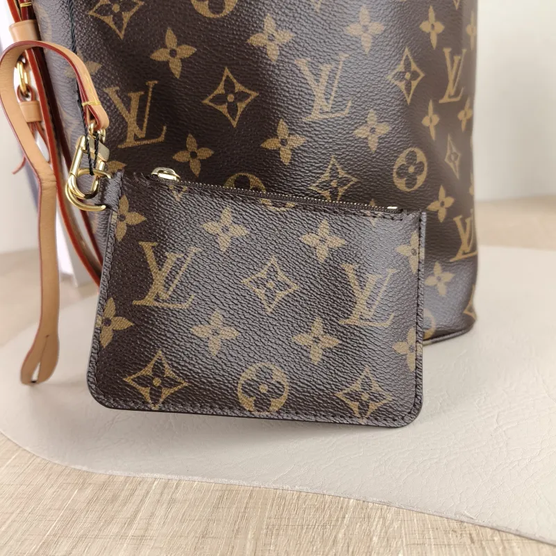 Louis Vuitton Top Handle Bag ALL IN BB Monogram PVC BB 16 × 12 × 18 cm Leather Tag， — detail view 3 of 9