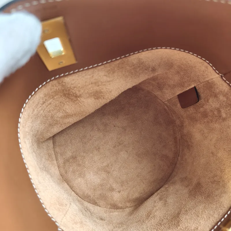 CELINE Crossbody Bag Bucket 16 Bucket Bag Caramel Calfskin Small 16 × 16 × 18 cm — detail view 3 of 12