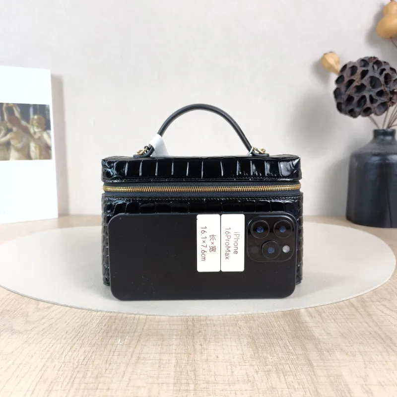 Chanel Crossbody Baglp Box Bag Top Handle Crossbody Bag Black Calfskin One Size19.5 × 5 × 17 cm — cover view 3 of 6