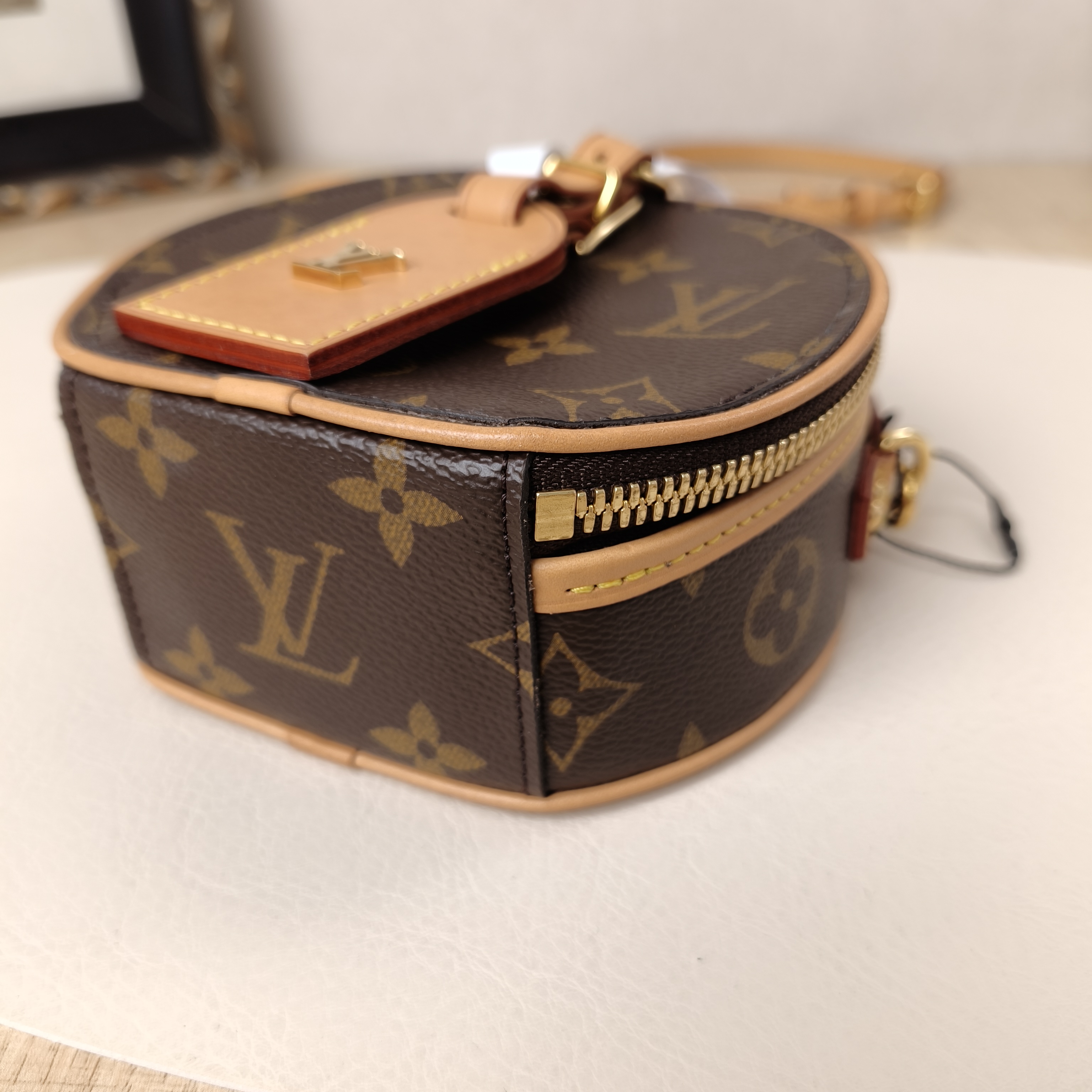 Louis Vuitton Crossbody Bag Mini BOITE CHAPEAU Monogram PV Cmini13 × 6.5 × 12 cm — cover view 2 of 10