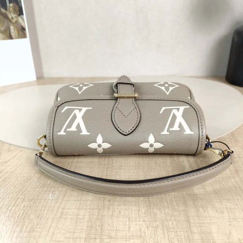 Louis Vuitton Crossbody Bag Diane Baguette Bag Empreinte Embossed Calfskin Monogramnano19 × 6 × 10.5 cm — detail view 4 of 12