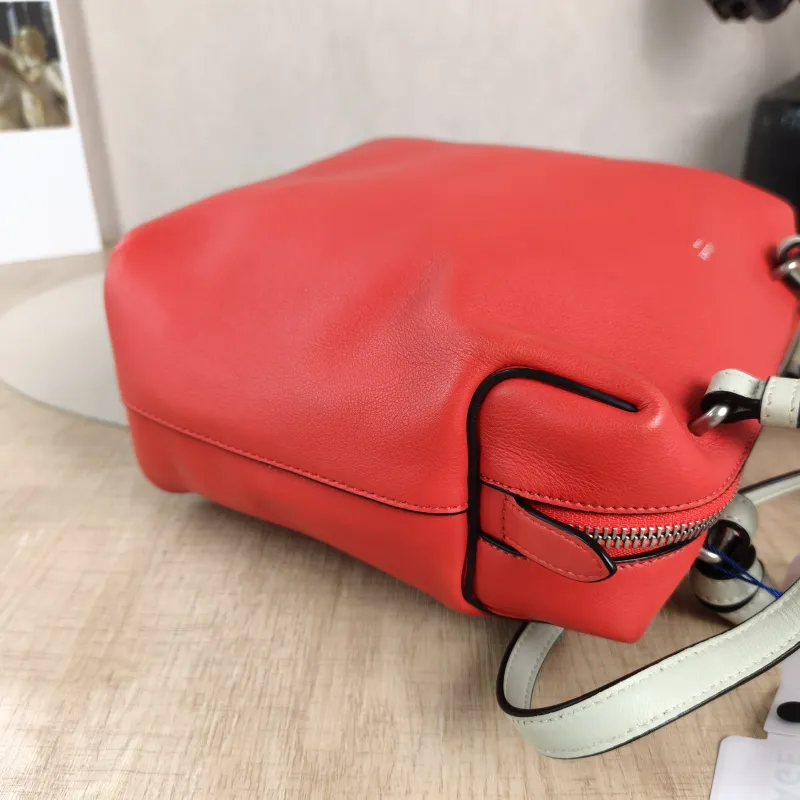 CELINE Crossbody Bag Crossbody Bag Red Calfskin One Size 23.5 × 10 × 23 cm — detail view 4 of 11