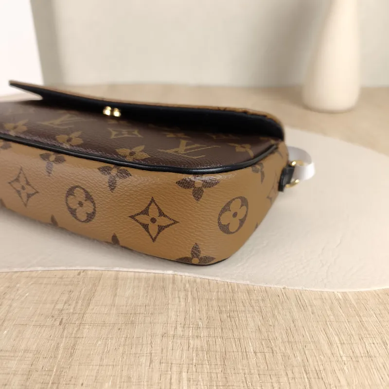 Louis Vuitton Crossbody Bag IVY Monogram PVC Small 23.5 × 4.3 × 12 cm — detail view 3 of 12