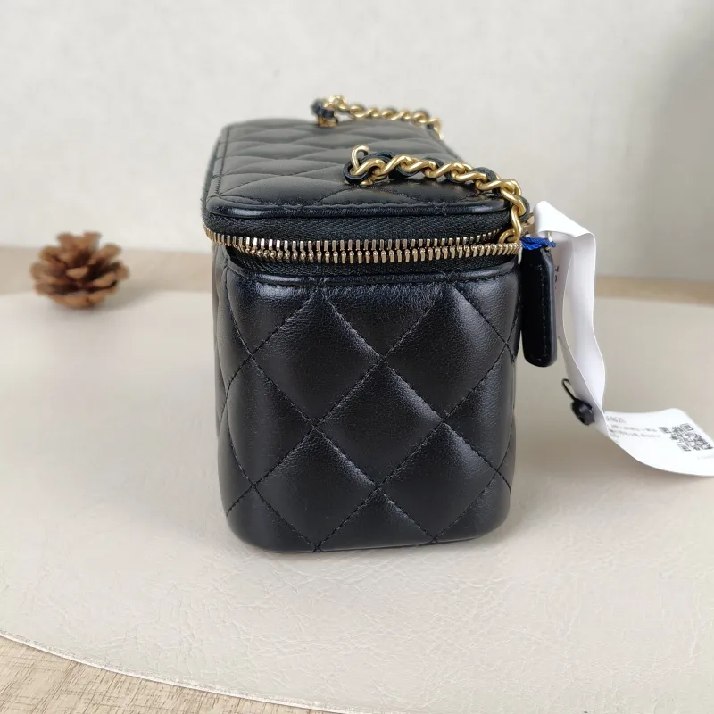 Chanel Crossbody Bag Edition Box Bag Cosmetic Bag Black Lambskin 17 × 8 × 9.5 cm — detail view 2 of 14