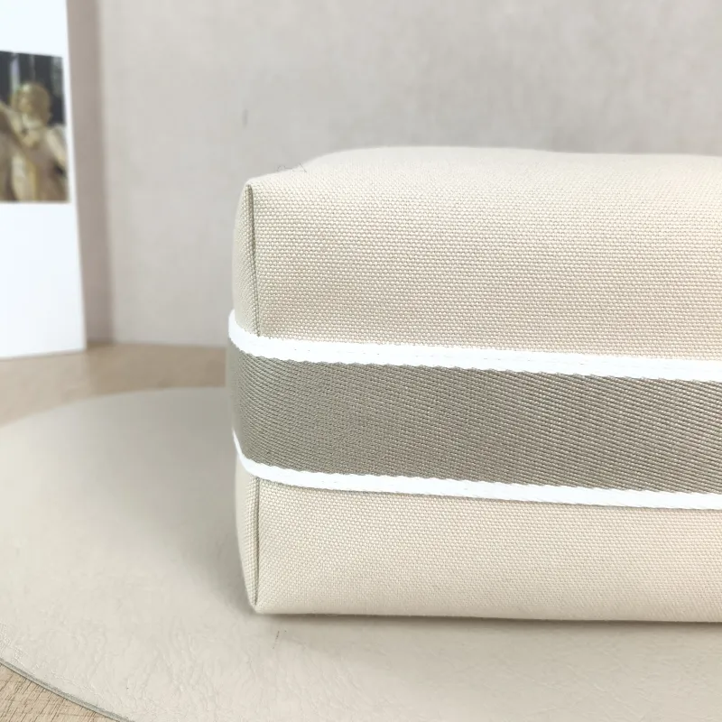 Hermès Top Handle Bagbride-a-brac White Canvas Small21 × 12 × 27 cm — detail view 2 of 11