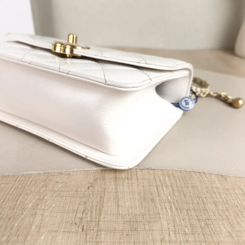 Chanel Crossbody Bag Small 19 × 8 × 12 cm — detail view 9 of 11