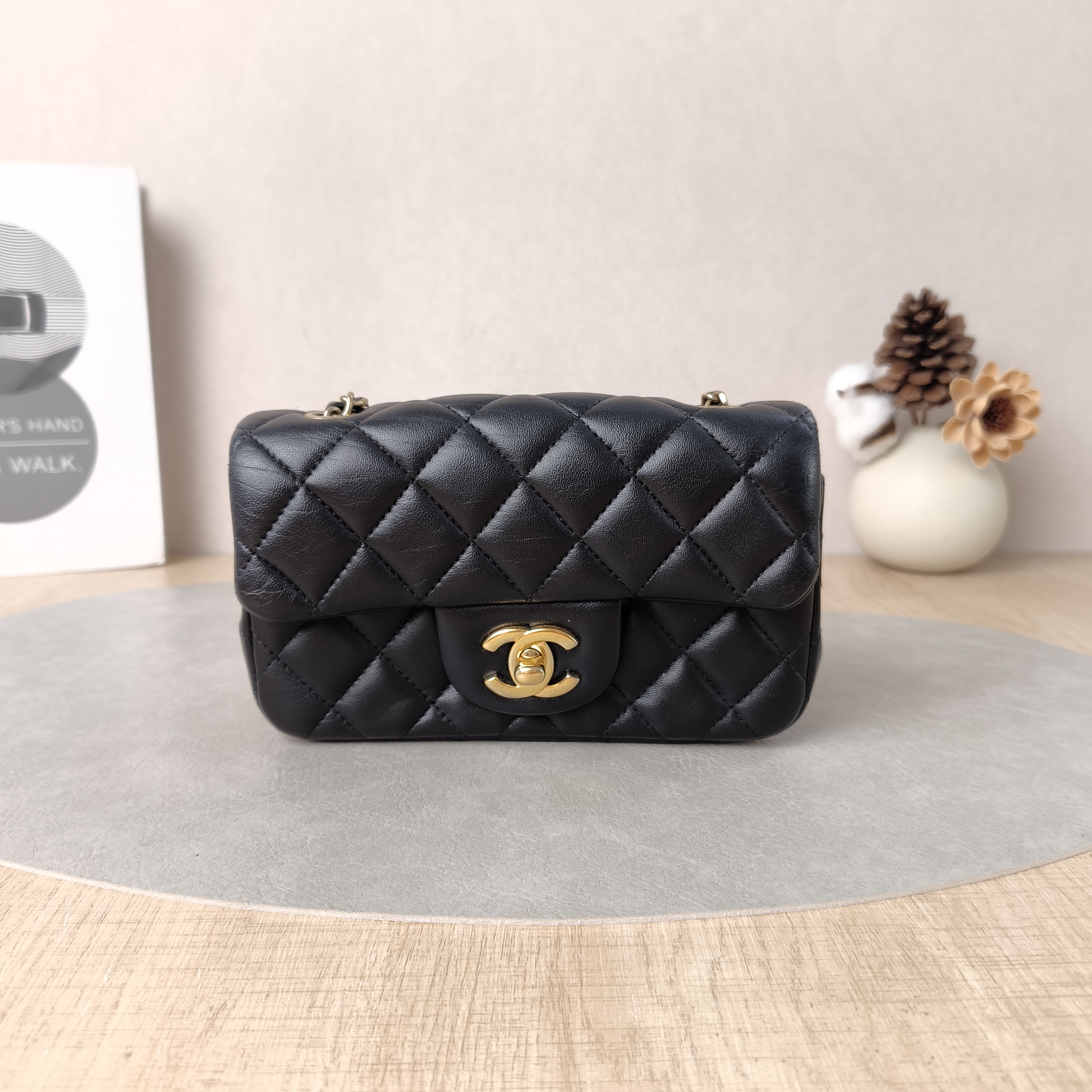 Chanel Crossbody Bag Classic Flap Large Mini CF Mini Collection Crossbody Bag Black Lambskin mini18 × 5 × 11 cm