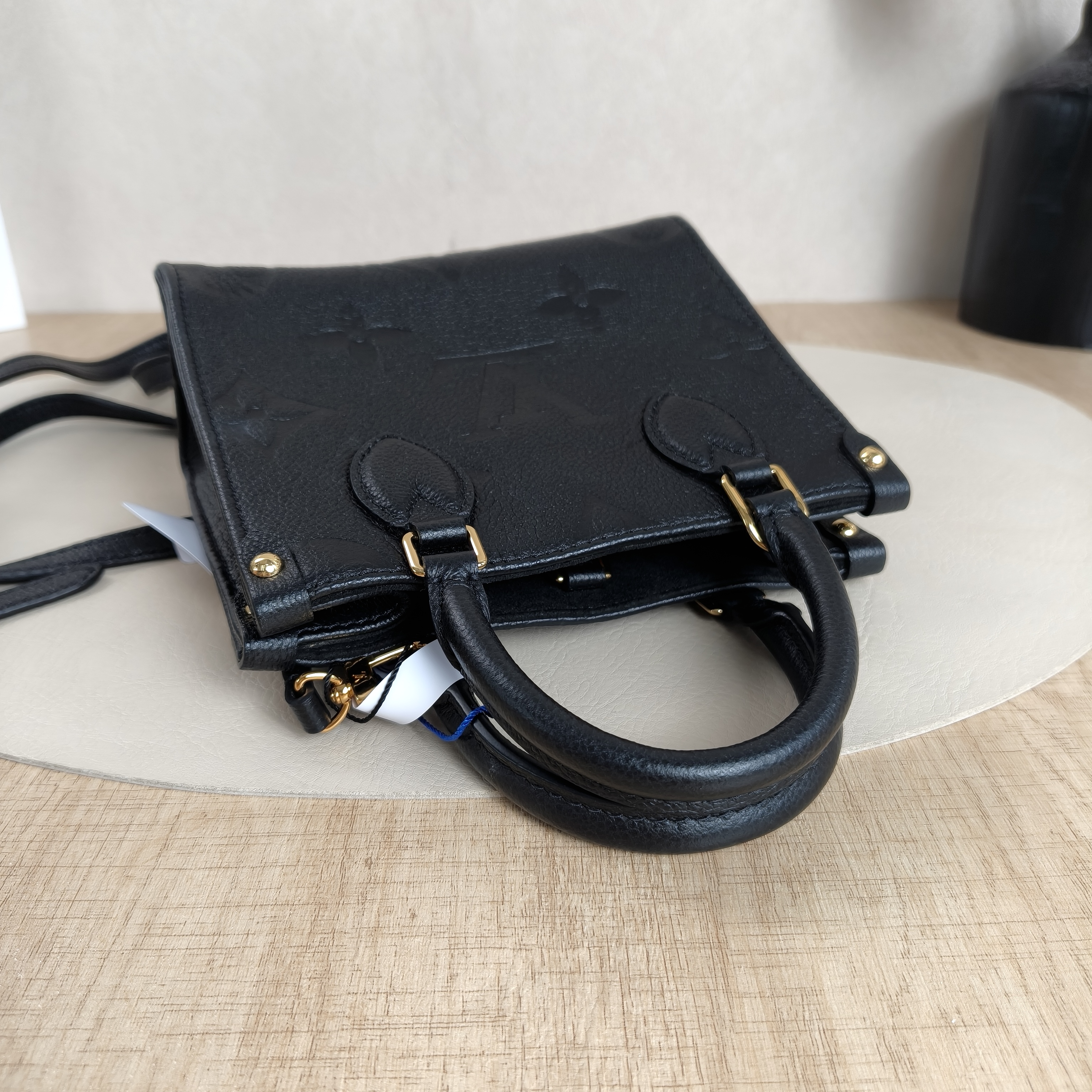Louis Vuitton Crossbody Bag Onthego BB Black Monogram Empreinte Embossed Calfskin BB18 × 8.5 × 15 cm — cover view 4 of 10