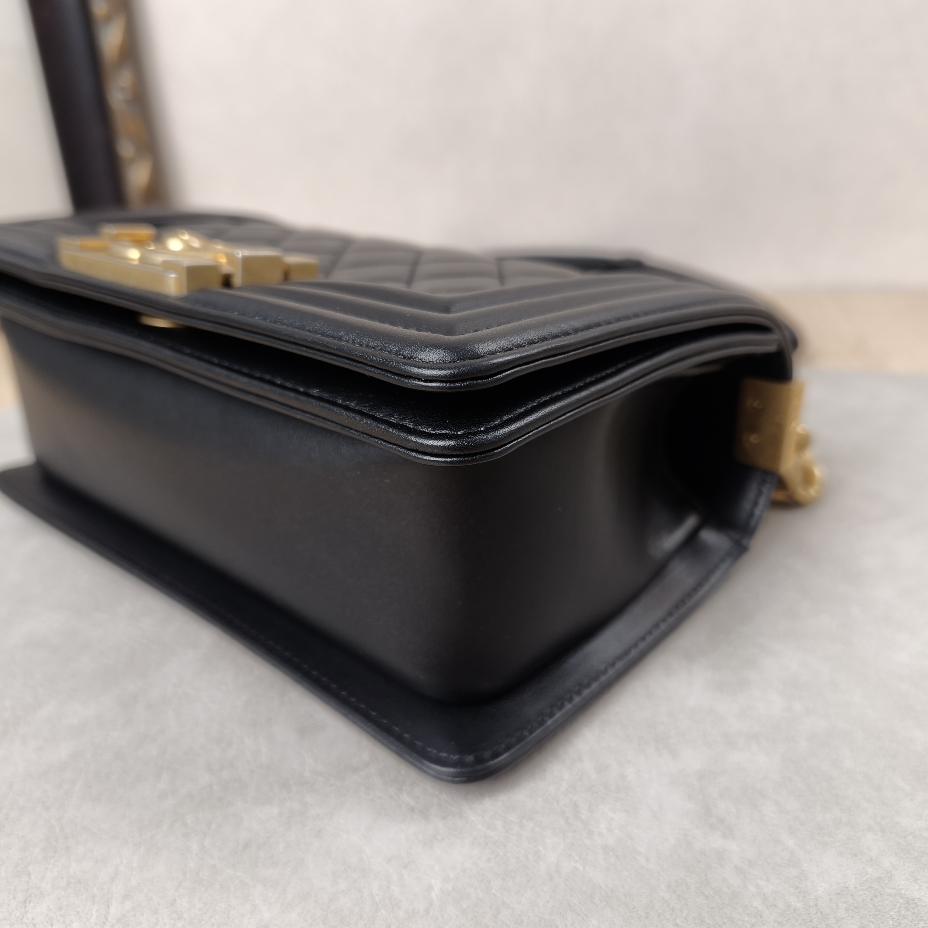 Chanel Crossbody Bag Le BoyBlack Calfskin Small20.5 × 8.5 × 12 cm — cover view 4 of 11